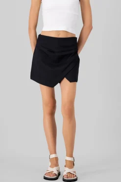 Falda short corte asimetrico pret ancha hypsters