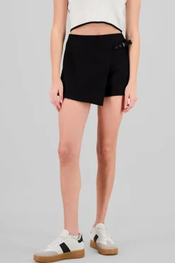 Falda short detalle cinturon