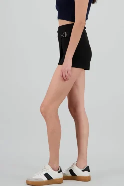 Falda short lisa con cinturon