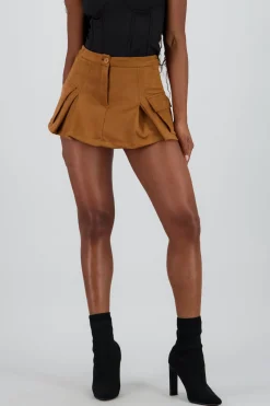 Falda short tableada gamuza