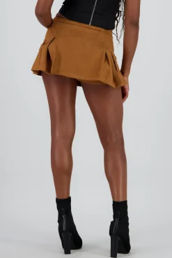 Falda short tableada gamuza