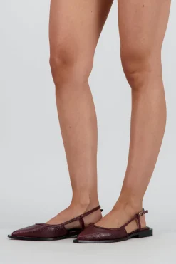 Flat suela ancha slingback crack