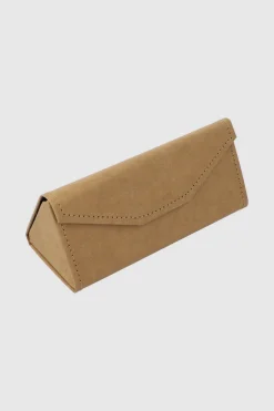 Funda lentes sobre papel