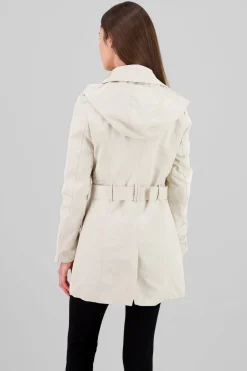 Gabardina botonoes monocromaticos