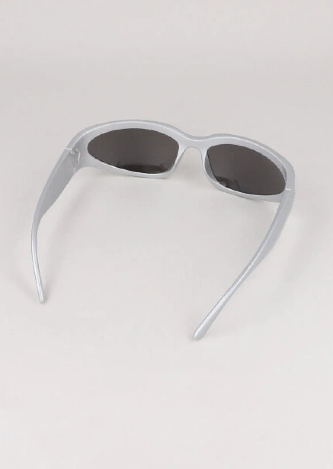 Lentes oscuros alargados sport