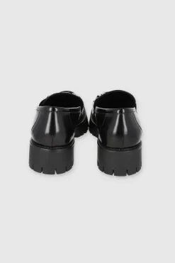 Loafer hebilla suela dentada