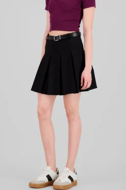 Mini falda tableada con cinturon