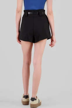 Mini falda tableada con cinturon