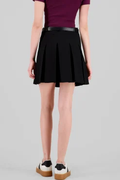 Mini falda tableada con cinturon