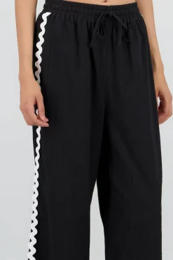 Palnaton amplio lineo con ondas