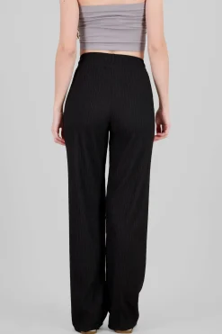 Pantalón amplio textura