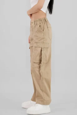 Pantalón cargo con jaretas