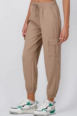 Pantalón Cargo Monocolor Bolsas