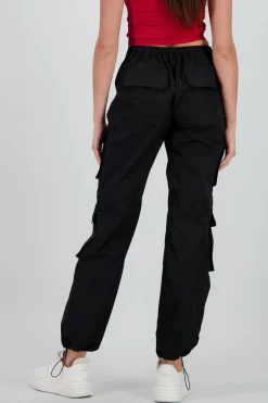 Pantalón parachute cargo multibolsillos