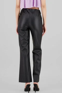 Pantalon amplio detalle costura