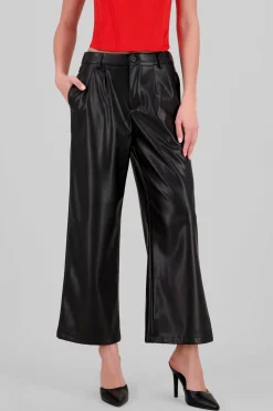 Pantalon amplio efecto piel