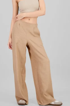 Pantalon amplio pinzas detalle bolsas