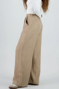 Pantalon amplio pinzas detalle bolsas