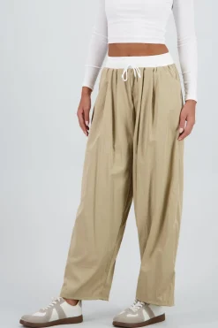 Pantalon contraste pretina