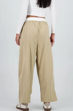 Pantalon contraste pretina