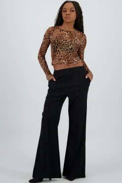 Pantalon flare detalle franja contraste