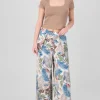 Pantalon pinzas estampado tropical
