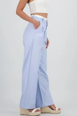 Pantalon recto detalle contraste pretina