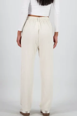 Pantalon recto liso detalle cinturon