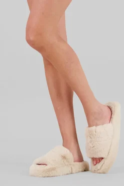 Pantufla cozy peep toe