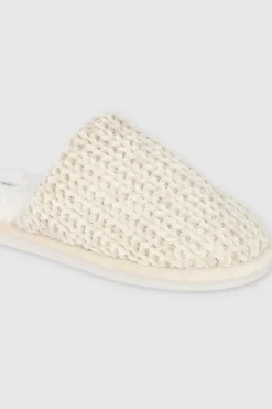 Pantufla mula tejida
