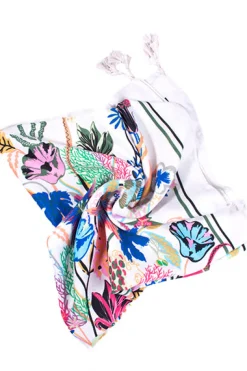 Pañuelo flores tassels