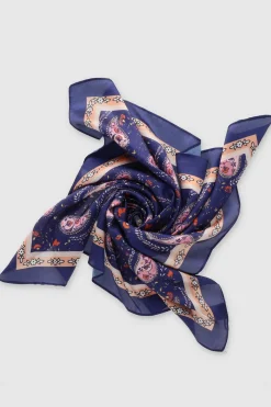 Pañuelo paisleys detalles