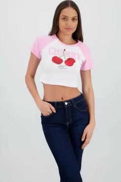 Playera crop cerezas contraste mangas