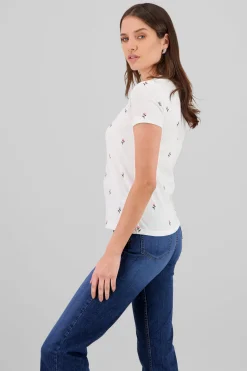 Playera manga corta cuello redondo detalle flores