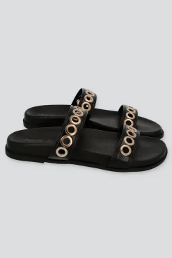 Sandalia dos tiras eyelets grandes
