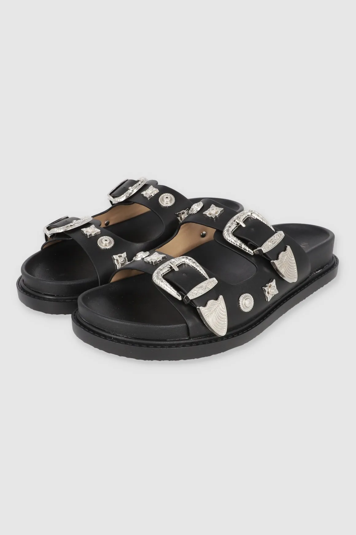 Sandalia dos tiras hebillas vaqueras