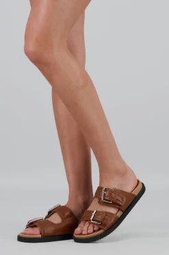 Sandalia dos tiras puffy hebillas