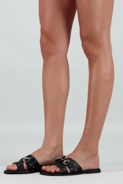 Sandalia mula hebilla aberturas