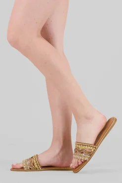 Sandalia tejida cuentas