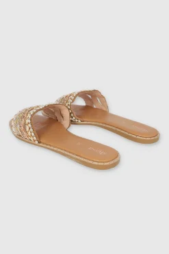 Sandalia tejida cuentas