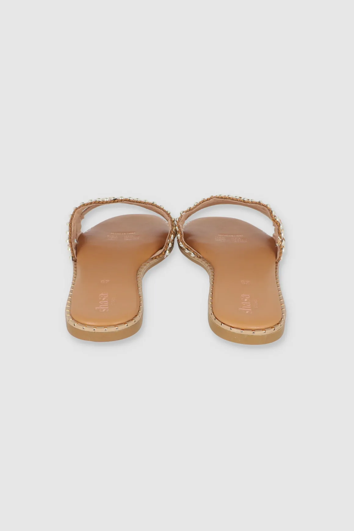 Sandalia tejida cuentas