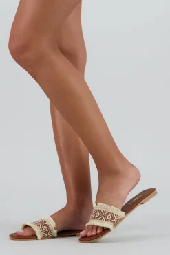 Sandalia tira tejida rombo deshilada