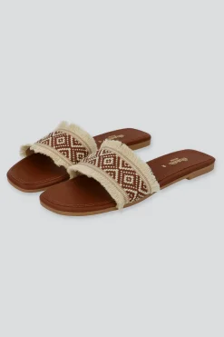 Sandalia tira tejida rombo deshilada