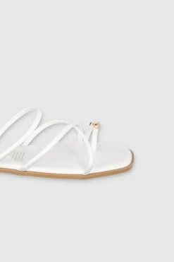 Sandalia Tiras Aplicación Metal Dedo