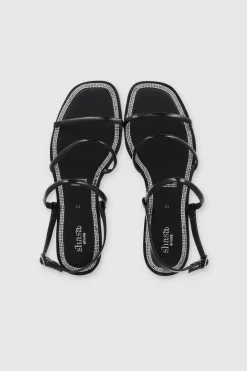 Sandalia tiras cerco brillos