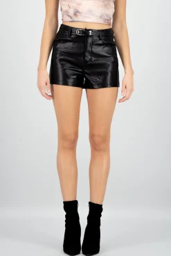 Short efecto piel con cinturon