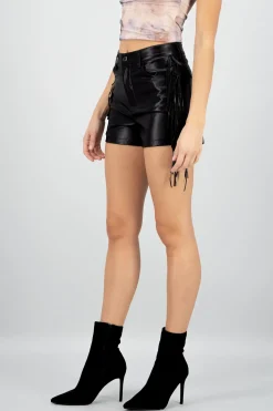 Short efecto piel detalle flecos