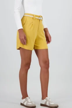 Short liso detalle presillas cinturon