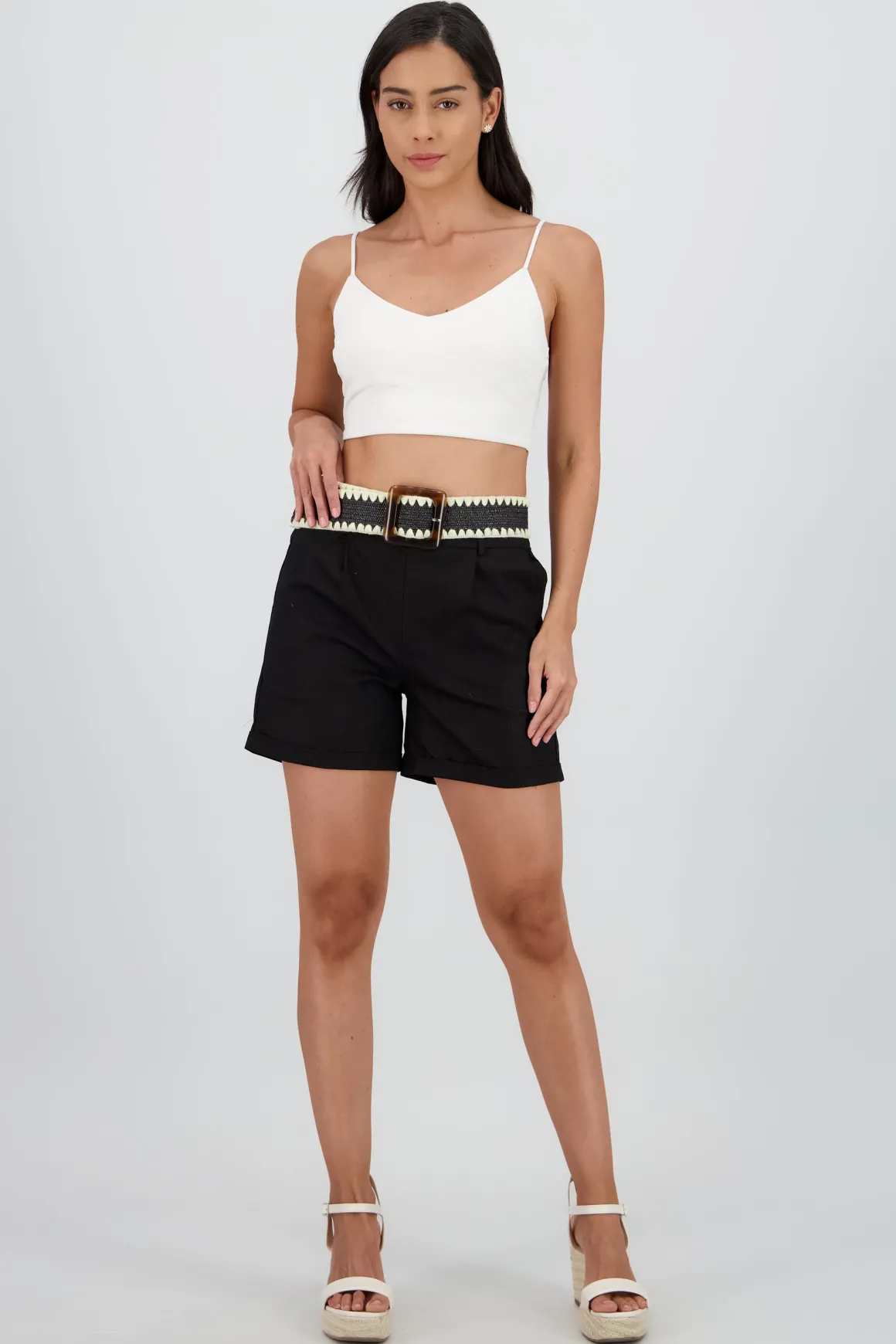 Short mini liso detalle cinturón
