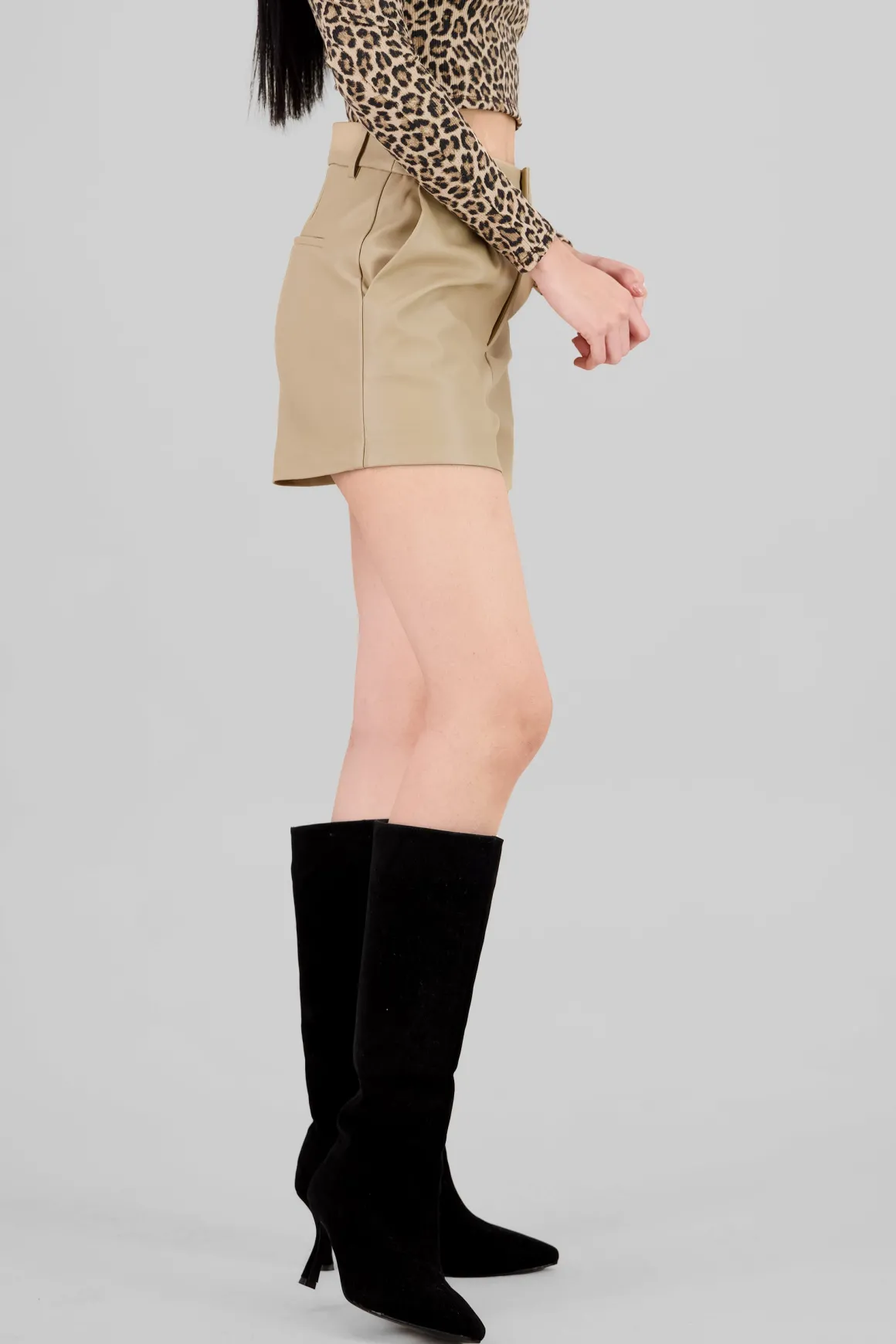 Short tipo piel liso